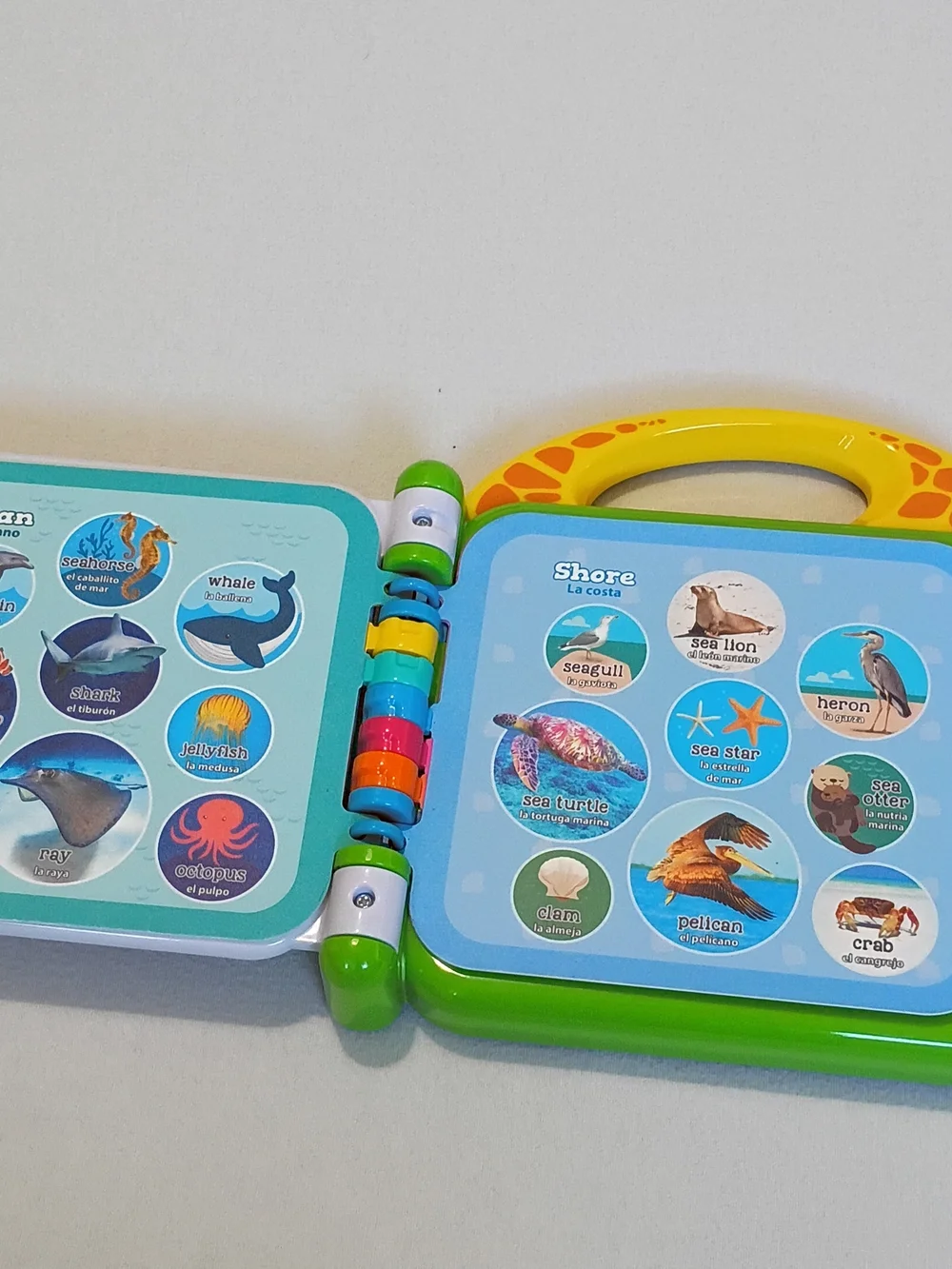 LeapFrog 100 Animals Book - Bilingual English/Spanish Interactive Toy